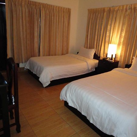 Trasak Pa-Em Hotel & Restaurant Phnom Penh Dış mekan fotoğraf