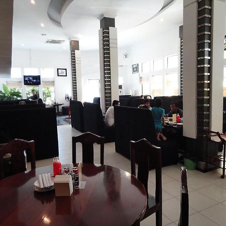Trasak Pa-Em Hotel & Restaurant Phnom Penh Dış mekan fotoğraf