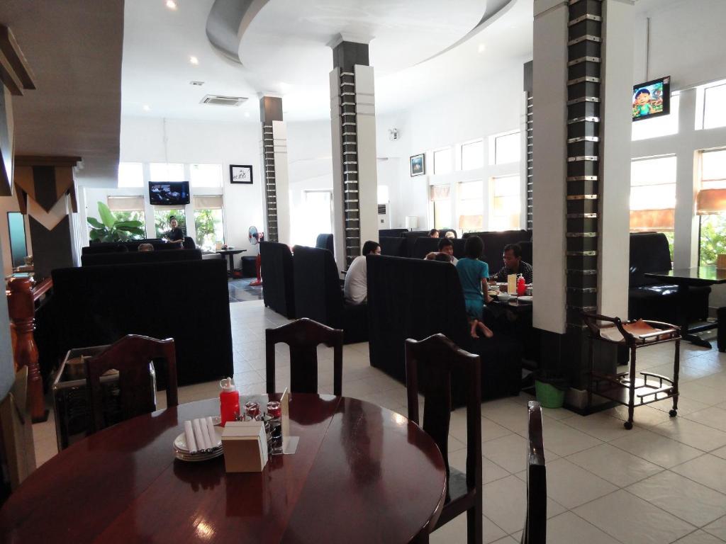 Trasak Pa-Em Hotel & Restaurant Phnom Penh Dış mekan fotoğraf