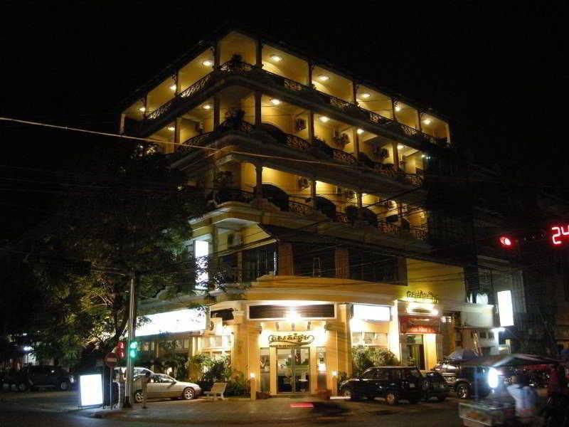 Trasak Pa-Em Hotel & Restaurant Phnom Penh Dış mekan fotoğraf